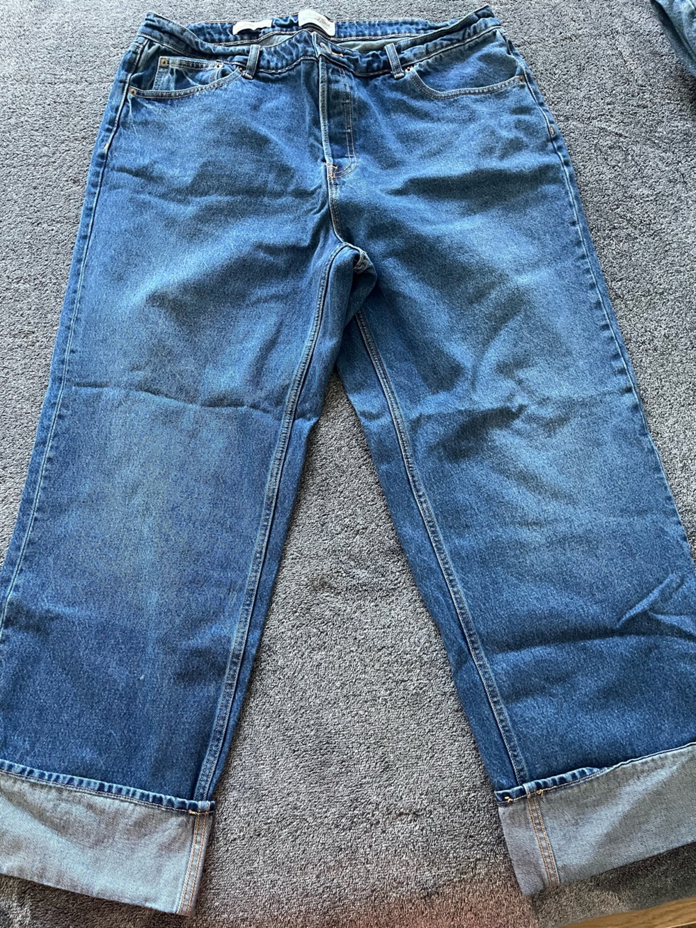 Universal Thread Women's Straight Leg Blue Denim Jeans